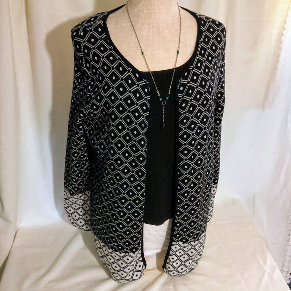Eye-Catching! Chicos Geometric Patterned Shrug - image 7